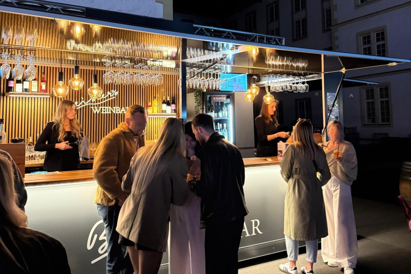 media/image/Team-Weinbar.jpg